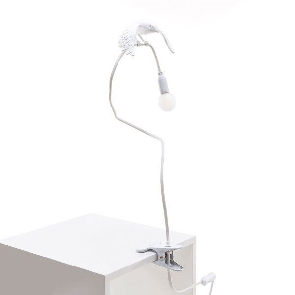 Big_nastolnaya_lampa_sparrow_taking_off_1