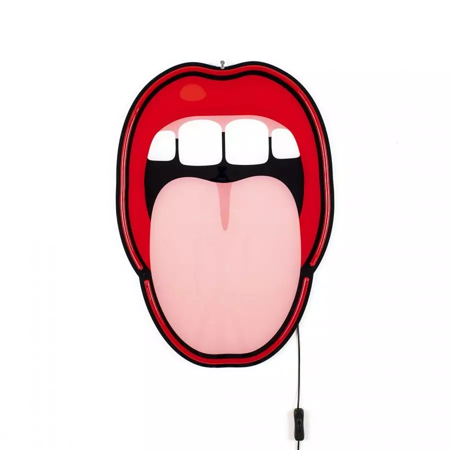 Big_nastennyy_svetilnik_blow_tongue_led_1